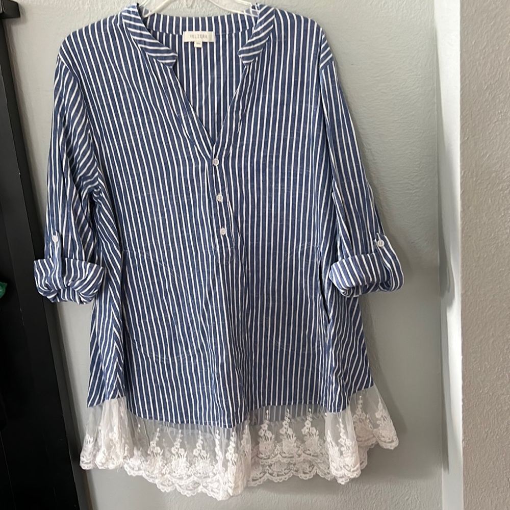 Women's  Plus Size Tunic with Lace Trim